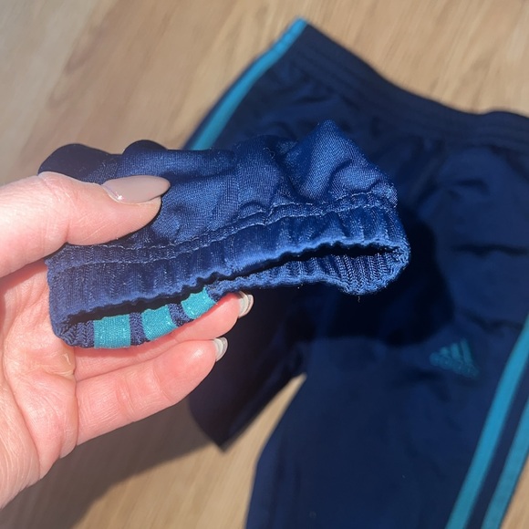 Adidas jogger set  size: 5T - Picture 4 of 4